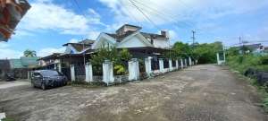 DIJUAL RUMAH HALAMAN LUAS JALAN KM 10 PALEMBANG lokasi di Alang-Alang Lebar, tersedia melalui melalui situs Olx