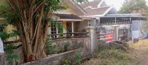 DIJUAL RUMAH KOMPLEK ELITE POLIGON PALEMBANG lokasi di Ilir Barat I, tersedia melalui melalui situs Olx