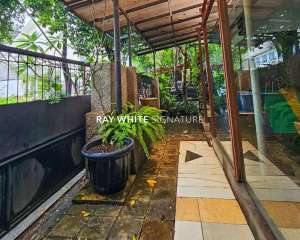 Dijual Rumah Layak Huni Lokasi Strategis Dekat Mega Kuningan Dan SCBD lokasi di Setia Budi, tersedia melalui melalui situs Olx