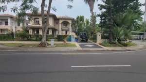 DIJUAL RUMAH MEWAH LIPPO KARAWACI DEKAT KE TOL KARAWACI DAN UPH lokasi di Kelapa Dua, tersedia melalui melalui situs Olx