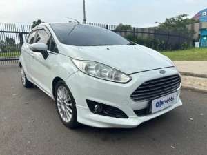 Jual bekas DP 5 Ford Fiesta 1.0 EcoBoost S Bensin-AT 2015 6DK,lokasi di 