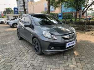 Jual bekas DP MURAH Honda Brio 1.2 E Bensin-AT-2014 Abu CABID,lokasi di 