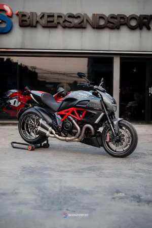Jual bekas DUCATI DIAVEL RED CARBON z900 r6 zx,lokasi di Cilandak
