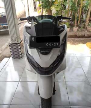 Jual bekas FS PCX ABS 160 tahun 2022 Putih glossy,lokasi di Nguling