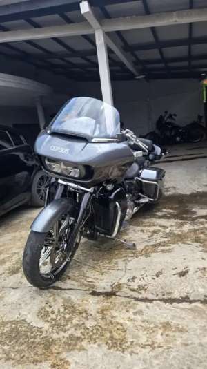 Jual bekas Harley Davidson Road Glide Ultra CVO 2016,lokasi di Semarang Barat
