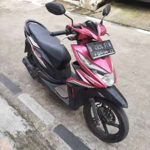 Jual bekas Honda Beat ECO 2017 Magenta,ss lengkap mesin bagus plat Bekasi kab,lokasi di Bekasi Utara