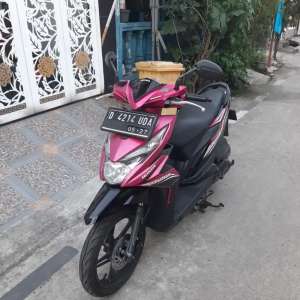 Jual bekas Honda Beat ECO 2017 ss lengkap mesin bagus pajak hidup plat D Bandung,lokasi di Bekasi Utara
