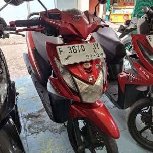 Jual bekas Honda Beat FI 2014 merah, Motor bekas berkualitas,lokasi di Bogor