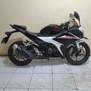 Jual bekas Honda CBR 150 facelift 2017 orisinil,lokasi di Kalideres