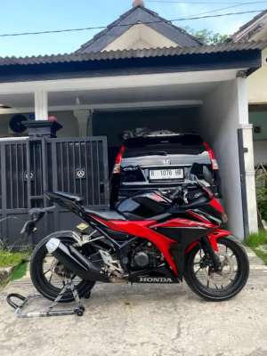 Jual bekas HONDA CBR 150R ISTIMEWA,lokasi di Sokaraja
