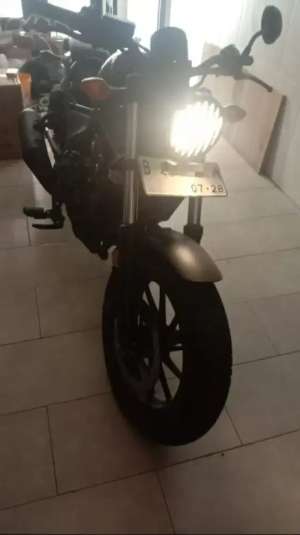 Jual bekas Honda CMX 500 REBEL, Warna Hitam,lokasi di Pakuwon