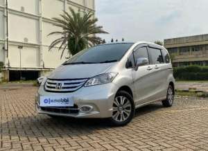 Jual bekas Honda Freed 1.5 E Bensin-AT 2014 Silver,lokasi di 