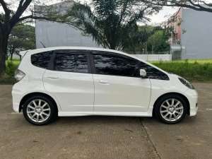 Jual bekas Honda Jazz RS 2014 GE8 CASH record tangan pertama siap pakai,lokasi di 