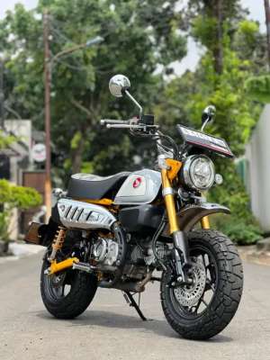 Jual bekas Honda monkey 2022 reg 2023 km 2800dax ct125 supercub supercup,lokasi di Kembangan