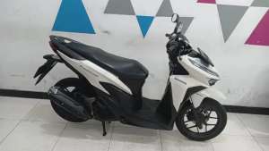 Jual bekas Honda New Vario 125 CBS ISS 2022 Albino,lokasi di Semarang Barat
