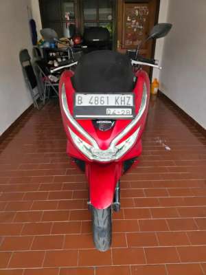 Jual bekas Honda PCX 150 cbs keyless Tahun 2018,lokasi di Bekasi Barat