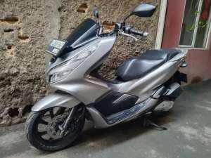 Jual bekas Honda Pcx 150 non abs 2019 mesin jos,lokasi di Bumi Serpong Damai