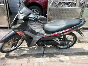 Jual bekas Honda Revo fit 2014 tgn 1 ors mesin hls PJK aman lkp,lokasi di Tambaksari
