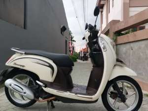 Jual bekas Honda Scoopy stylish 2014 pajak hidup orsinil,lokasi di Ciledug