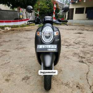 Jual bekas Honda Scoopy stylish th 2018 motor second rasa baru,lokasi di Tangerang Selatan