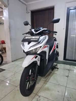 Jual bekas HONDA VARIO 125 CBS ISS 2018, PUTIH LIS MERAH ISTIMEWA,lokasi di Kebayoran Lama
