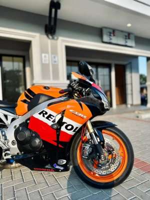 Jual bekas Jual cepat Honda CBR1000RR FP Fullspecs r6 cbr r1 z900 zx6r zx z mt cb,lokasi di Menteng