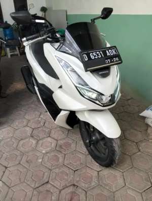 Jual bekas JUAL CEPAT HONDA PCX160 ABS ..SIAP PAKAI .. MEMUASKAN,lokasi di Pameungpeuk