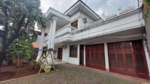 JUAL CEPAT RUMAH COCOK JADI TEMPAT USAHA ATAU KOSTAN EKSEKUTIF lokasi di Palmerah, tersedia melalui melalui situs Olx