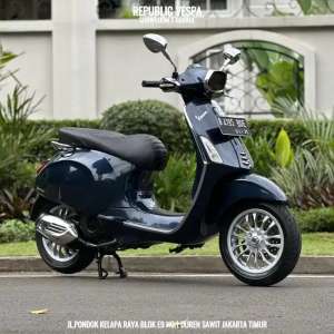 Jual bekas JUAL CEPAT VESPA SPRINT 150 3VIE TH 2014 PERFECT CONDITION,lokasi di Kembangan