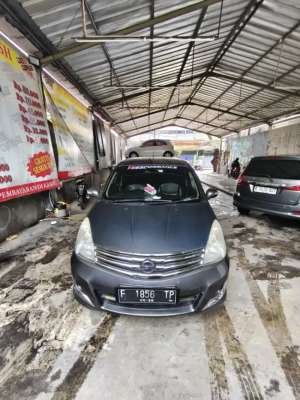 Jual bekas jual mobil sendiri LIVIna ultimate 2013 matic,lokasi di 