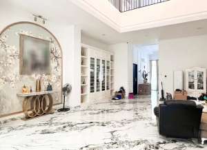 Jual Murah Rumah Mewah Jalan Raya Utama Sunter Agung Jakarta Utara lokasi di Tanjung Priok, tersedia melalui melalui situs Olx