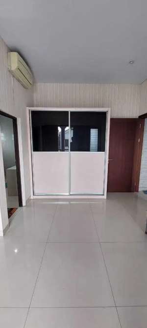 Jual Rumah Siap Huni Sutera Delima Alam Sutera SHM 2 lantai lokasi di Serpong Utara, tersedia melalui melalui situs Olx