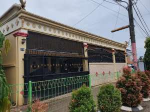 Jual Rumah Strategis 13 Menit ke Eka Hospital BSD Dibantu KPR J-31702 lokasi di Serpong Utara, tersedia melalui melalui situs Olx