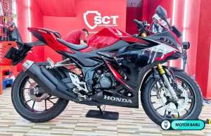 Jual bekas JualCpt 90LikeNew KM9Rb HONDA CBR 150 2022 ABS MERAH HITAM PjkApr26,lokasi di Cempaka Putih