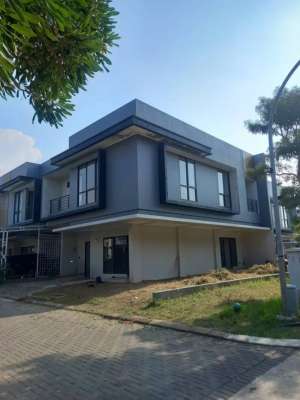 Kingspoint Residence, dkt Sumbek. Rumah 2 lt hoek hadap clubhouse. lokasi di Bekasi Utara, tersedia melalui melalui situs Olx