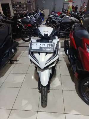 Jual bekas KM 2000 - VARIO 125 ESP CBS ISS 2023 - SRI SANJAYA MOTOR,lokasi di Cimahi Selatan