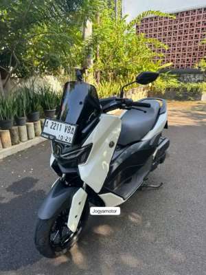 Jual bekas km low 7rbyamaha nmax neo s th 2024,lokasi di Pasar Kemis