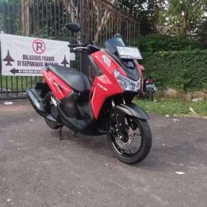 Jual bekas Km Rendah Yamaha New Lexy 155 CC Like New,lokasi di Duren Sawit