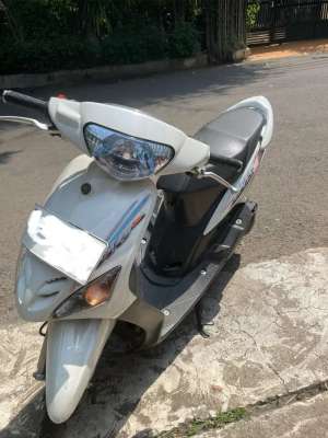Jual bekas MIO SPORTY BERDEBU 5TL PUTIH,lokasi di Pancoran