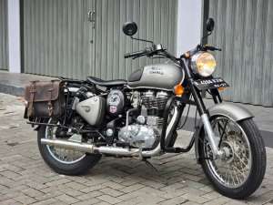 Jual bekas Moge Classic Royal Enfield 350 Carbu Gun Metal Th 2018 Modif Siap Gas,lokasi di Cilegon