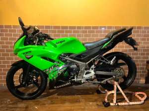 Jual bekas Ninja RR New 2013 Orisinil,lokasi di Way Halim
