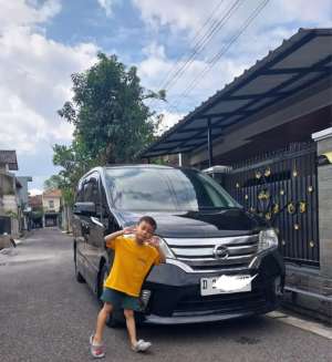 Jual bekas Nissan Serena HWS 2013 kodya full original,lokasi di 