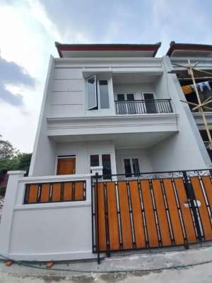 Over Kredit Rumah 2 Lantai Siap Huni Dekat Stasiun Depok lokasi di Cilodong, tersedia melalui melalui situs Olx