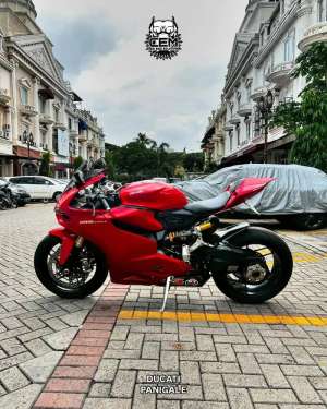 Jual bekas PANIGALE 1199 2013 MULUS SEHA SIAP RIDING CBR600 GSX600 ZX25R ZX6R,lokasi di Banjarmasin Timur