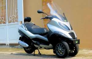Jual bekas Piaggio vespa MP3ei 2008 like new mesin sehat siap pakai aman nyaman,lokasi di Banjarnegara