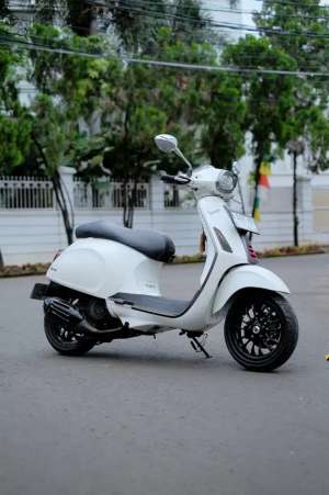 Jual bekas PIAGGIO VESPA SPRINT 150 CARBON EDITION 2019 MURAH BISA KREDIT,lokasi di Kelapa Gading