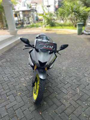Jual bekas R15 V3 2021 Pajak Panjang,lokasi di Gading Serpong