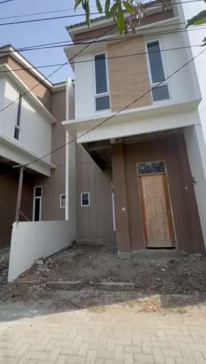 Rumah 2 Lantai Siap Huni Jemadi Home Daerah Cemara Krakatau lokasi di Medan Timur, tersedia melalui melalui situs Olx