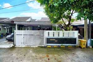 Rumah 3 KT Strategis Akses Dekat Gerbang Tol Pondok Aren 2 SHM J-15726 lokasi di Ciputat, tersedia melalui melalui situs Olx