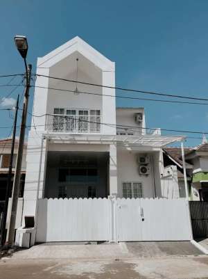 Rumah 5 Kamar Tidur 15 Mnt ke Plaza Taman Harapan Baru J-36042 lokasi di Tarumajaya, tersedia melalui melalui situs Olx